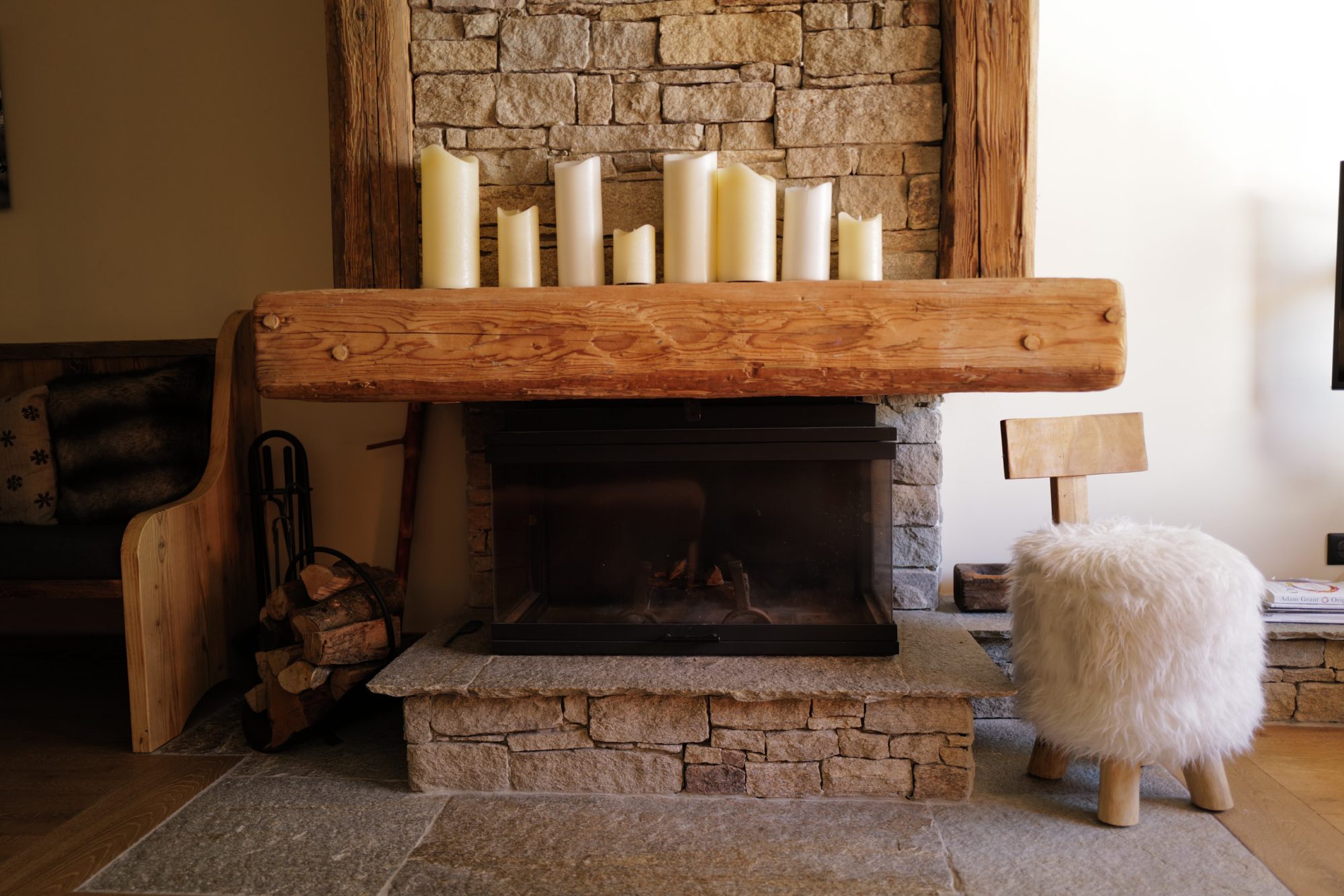 301_chalet_cheminee_detail_bugies_margheritainteriors