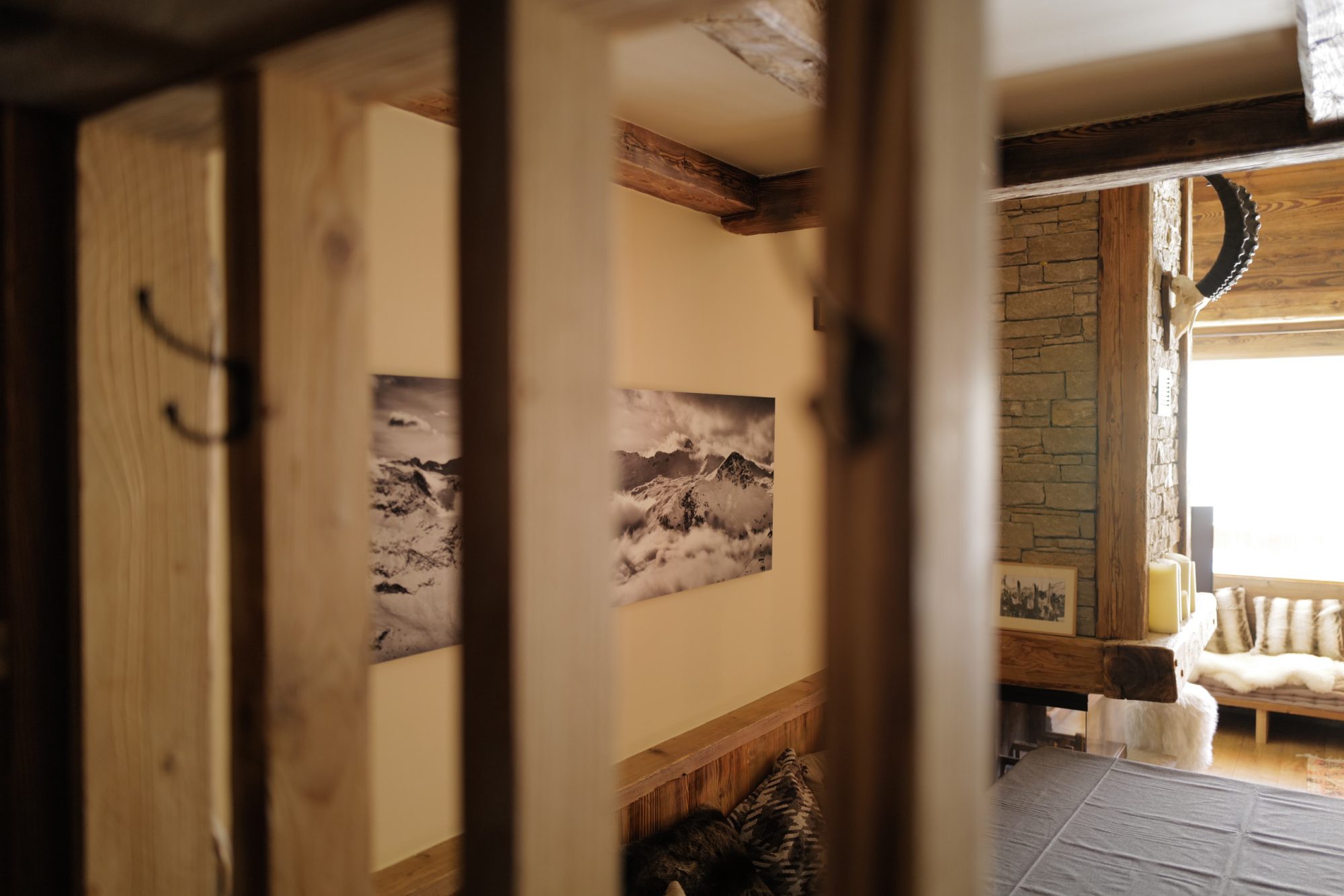 304_chalet_table_claustra_margheritainteriors